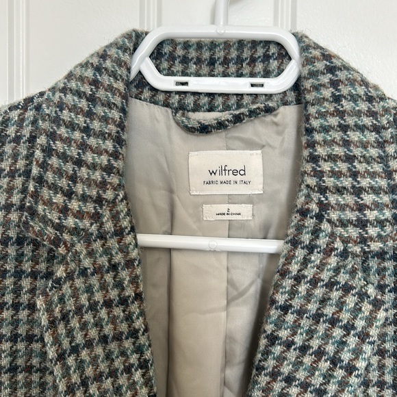 Aritzia wilfred blazer. - Picture 2 of 4